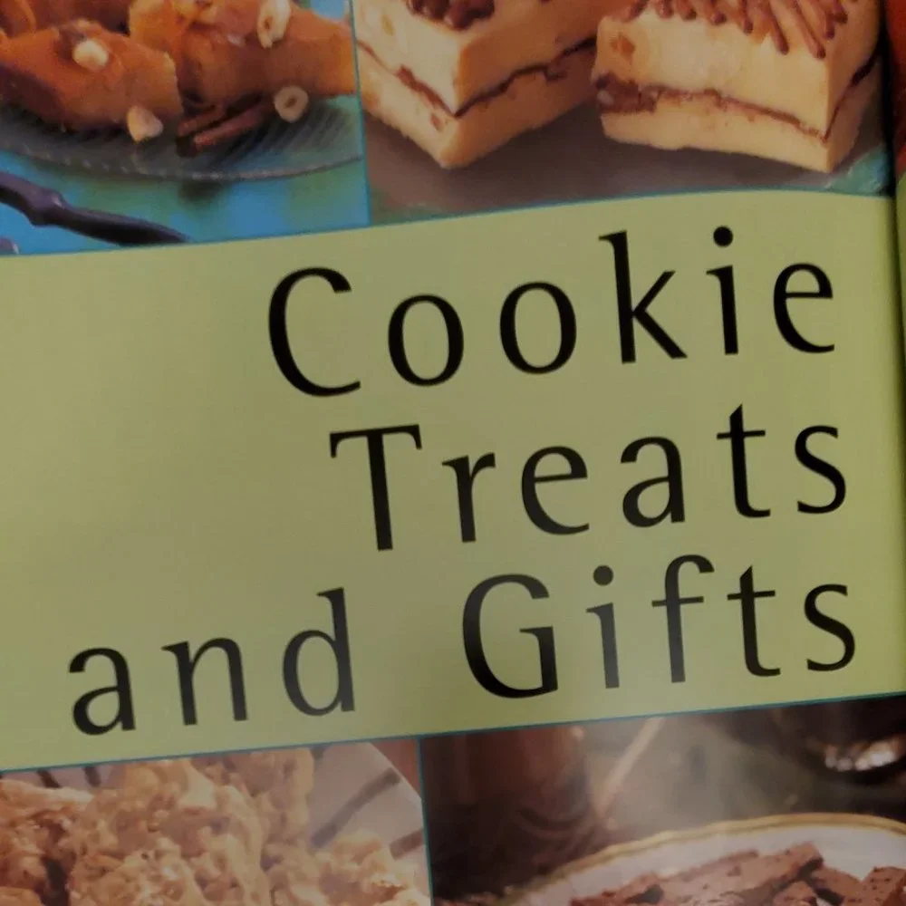 Cookies Irresistible Biscuts Brownies and Bars Cookbook